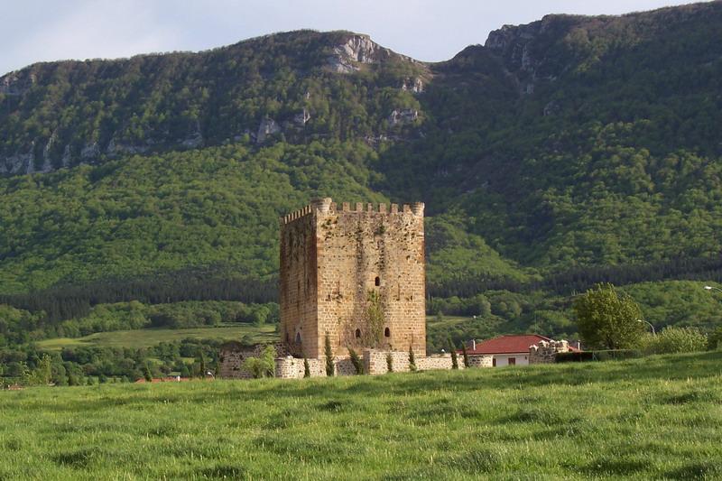 Castillo de Lezana de Mena