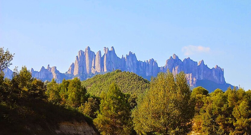 Lee más sobre el artículo MONTSERRAT: ENTRE EL CIELO Y LA PIEDRA