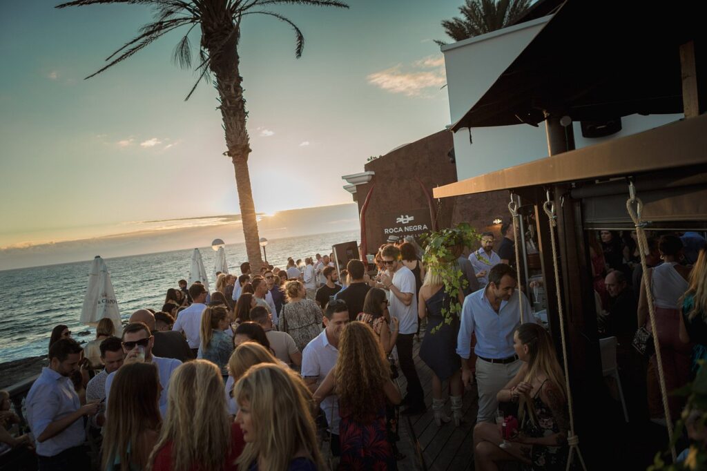 El buen ambiente se vive desde la llegada a Roca Negra Sunset